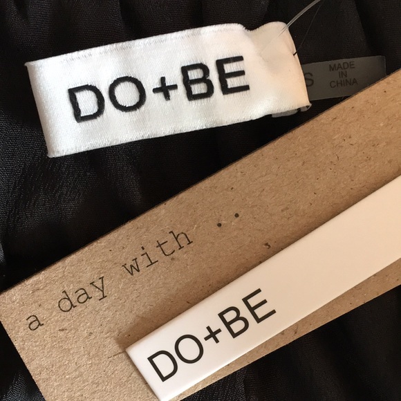 NWT Shimmer Pleated Mini Skirt - Picture 4 of 5